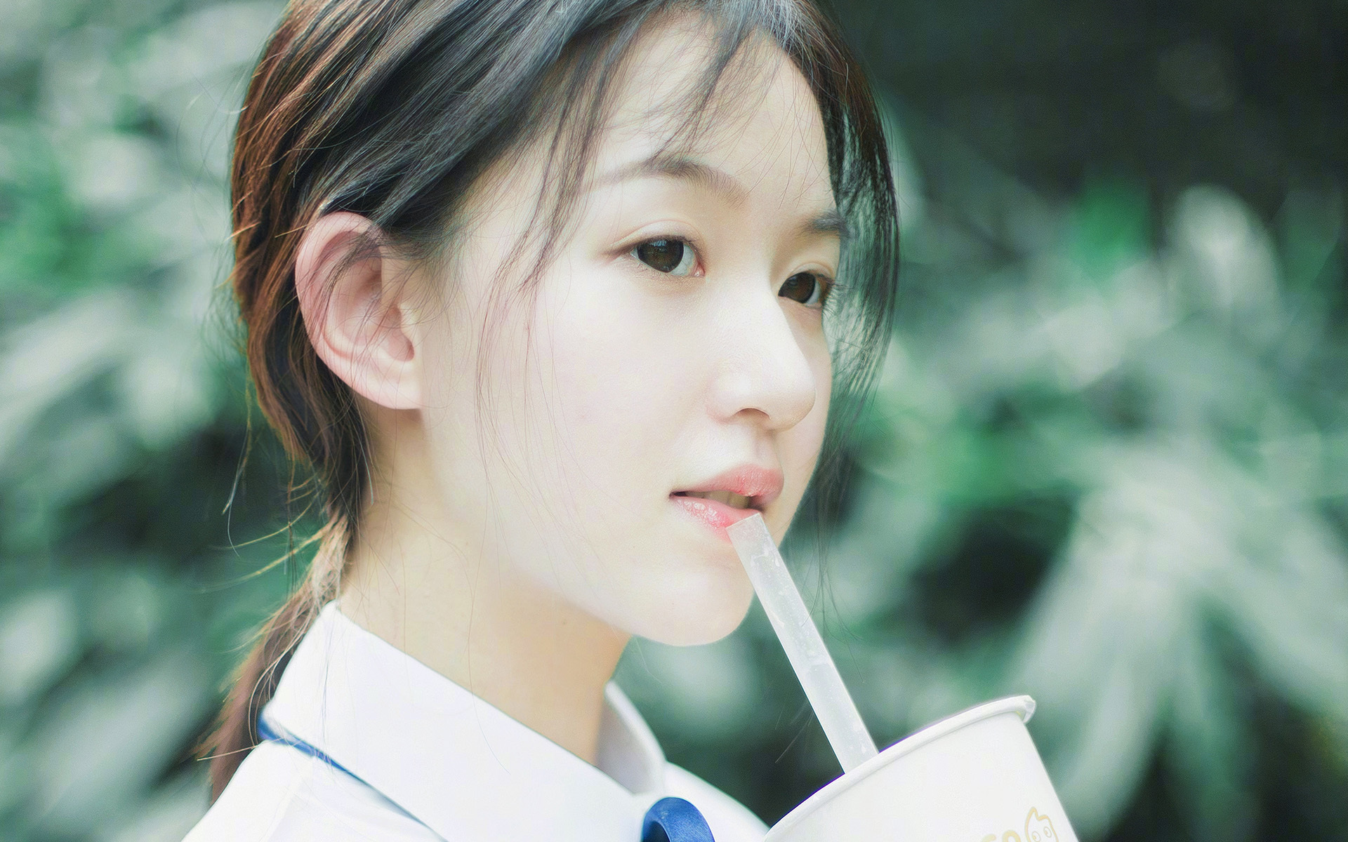 中场传球重心变化是否左右整体进攻模式,传中球怎么不停球直接射门