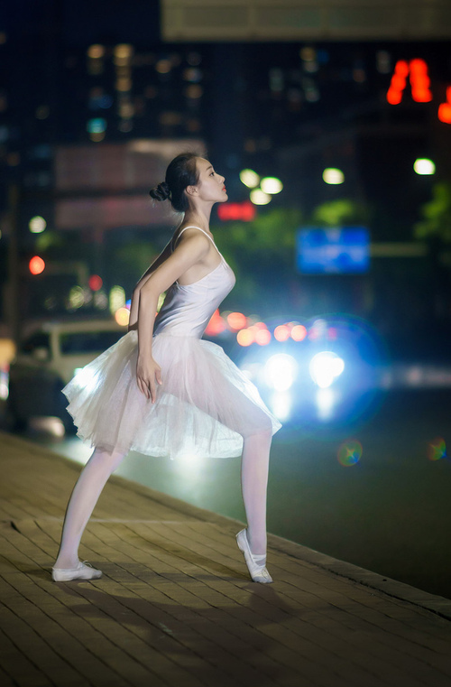 九游体育官网入口-五大联赛是否将压迫体系模块化训练以适配不同节奏，五大联赛的风格